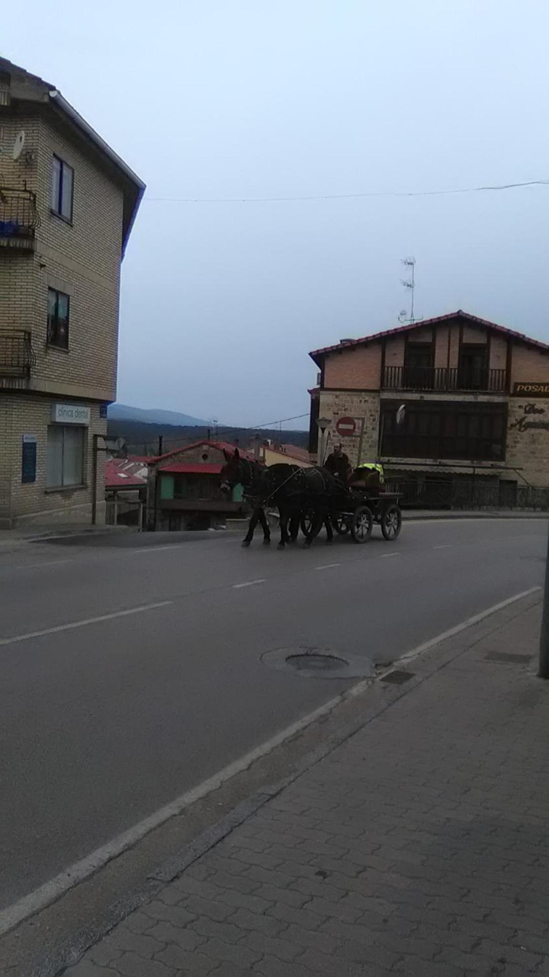 El Albergue Covaleda Luaran gambar