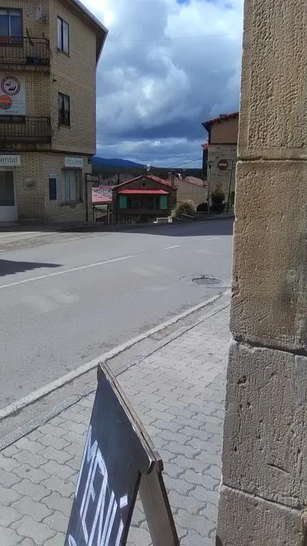 El Albergue Covaleda Luaran gambar