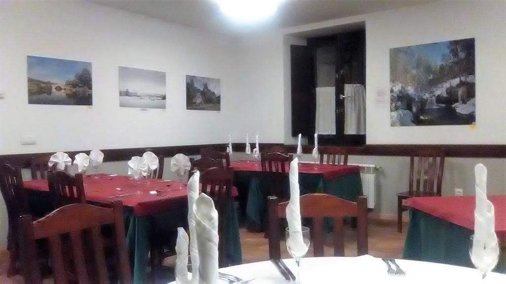 El Albergue Covaleda Luaran gambar